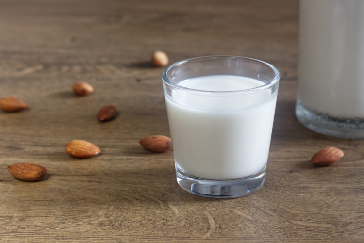 Domácí ořechové mléko (Paleo, Whole30, Lowcarb, Keto, GAPS, Raw, Vegan)
