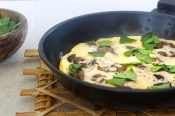Houbová omeleta (Paleo, Whole30, Lowcarb, Keto, GAPS)